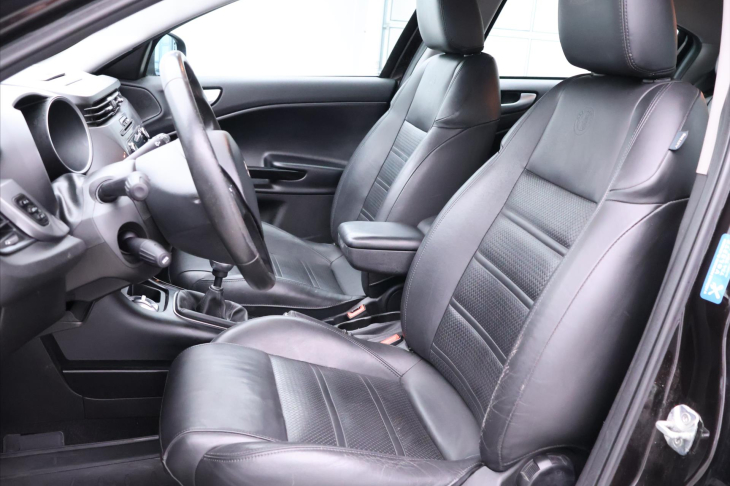 Alfa Romeo Giulietta 1,6 JTD 77kW Distinctive Kůže