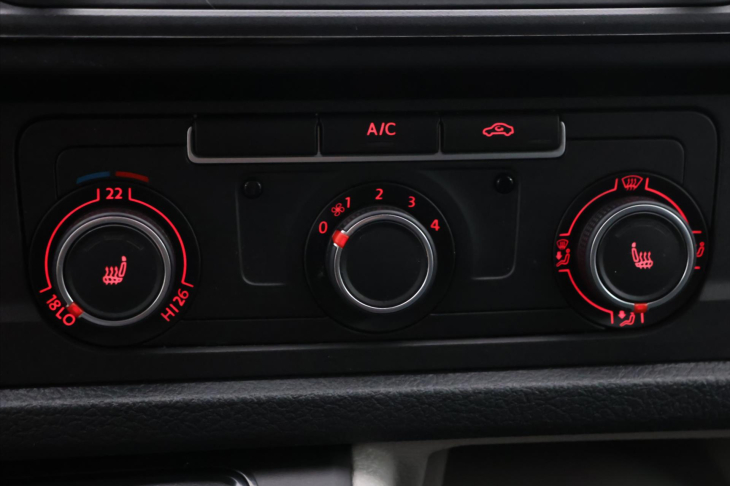Volkswagen Transporter 2,0 TDI DSG Long Dílna CZ DPH
