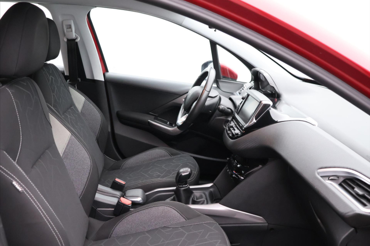 Peugeot 2008 1,2 PureTech 60kW CZ Active