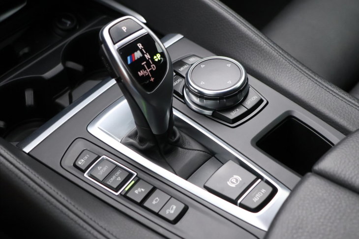 BMW X6 3,0 M50da 260kW Xdrive CZ LED