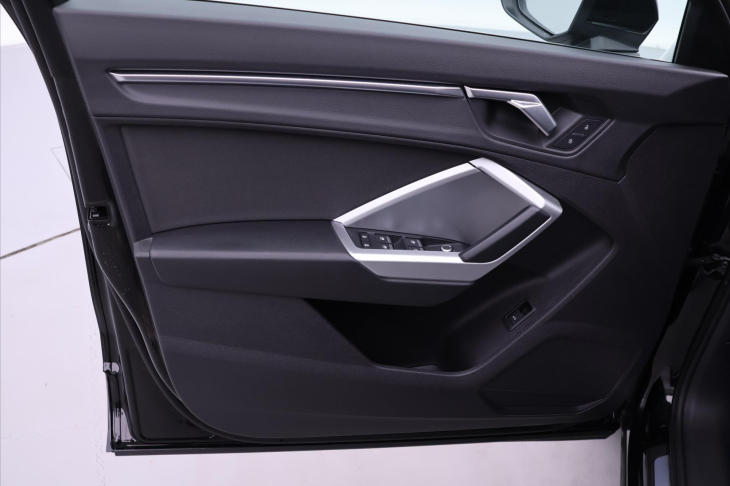 Audi Q3 2,0 40TFSI 140kW virtual 1.Maj