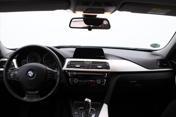 BMW Řada 3 2,0 318da 110kW Advantage