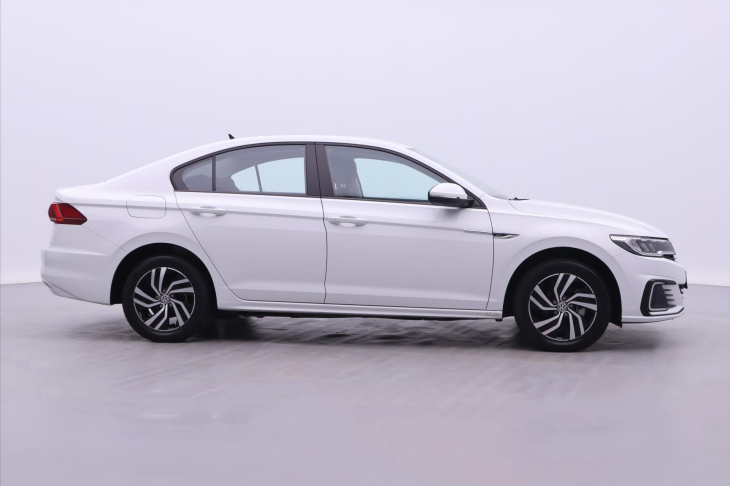 Volkswagen Bora E-Bora 100kW Automat