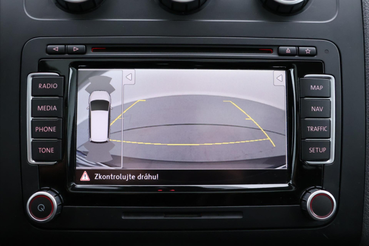 Volkswagen Touran 2,0 TDI 125kW DSG Cross 7-Míst