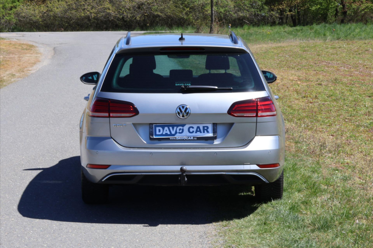 Volkswagen Golf 1,6 TDI LED DPH 1.Maj. Tažné
