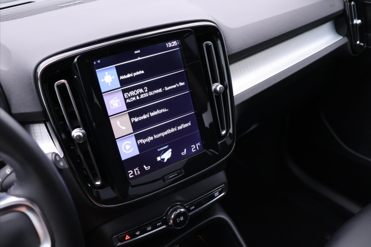 Volvo XC40 2,0 D4 AWD Panorama Tažné