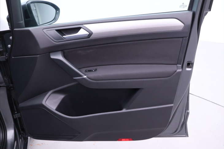 Volkswagen Touran 2,0 TDI 110kW DSG LED