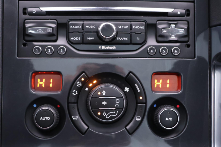 Peugeot 3008 2,0 HDI 120kW Aut. Allure Navi