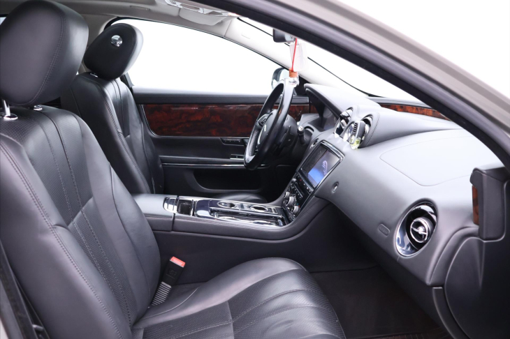 Jaguar XJ 3,0 D 202kW V6 Luxury