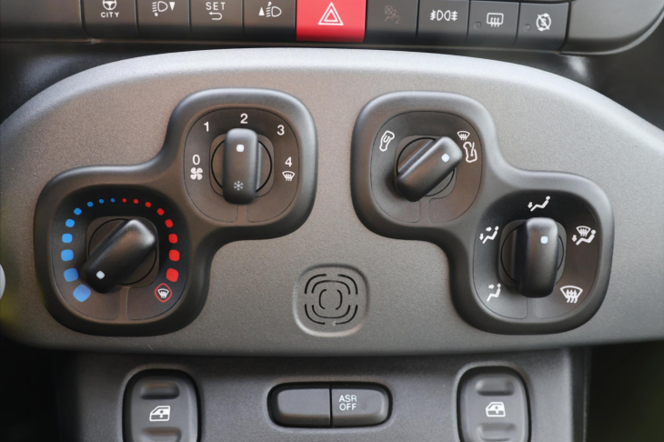 Fiat Panda 1,0 i Hybrid Cross Klima DPH