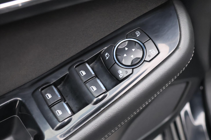 Ford S-MAX 2,0 TDCi Aut. Titanium 7-Míst