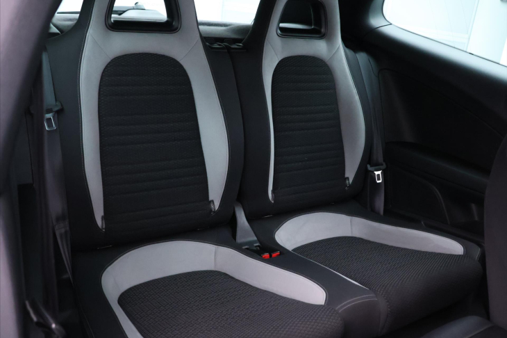 Volkswagen Scirocco 2,0 TSI 195kW R Serv.kniha