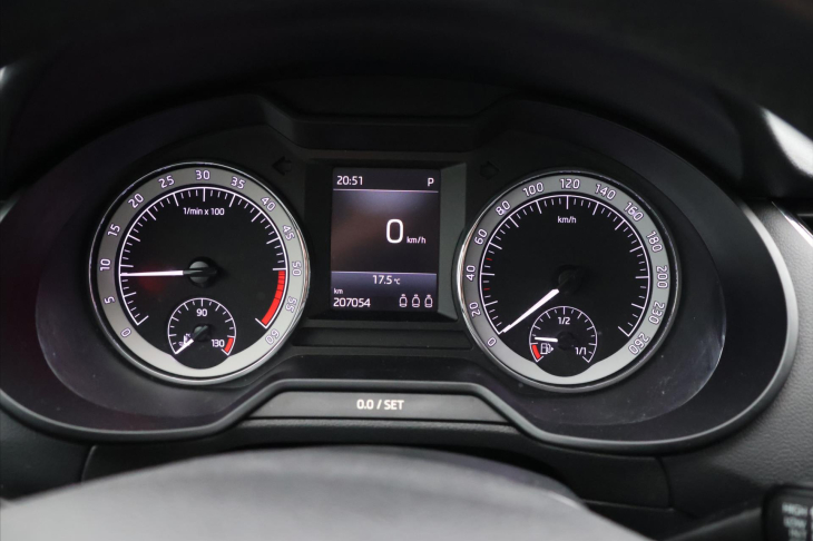 Škoda Octavia 1,6 TDI 85kW DSG Style LED CZ