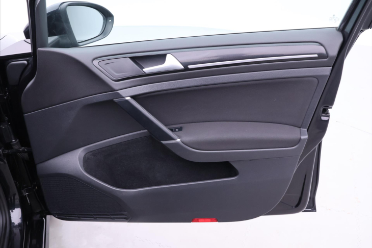 Volkswagen Golf 1,4 TSI 92kW Highline 1.Majitel