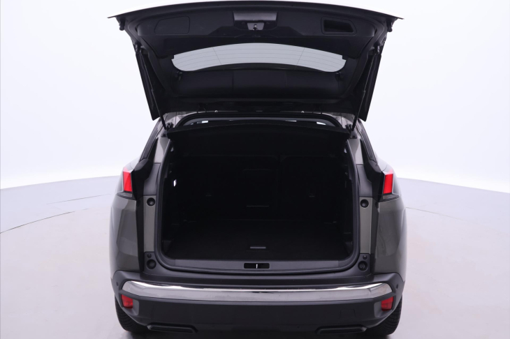 Peugeot 3008 1,2 PT 96kW Allure Pano 1.Maj