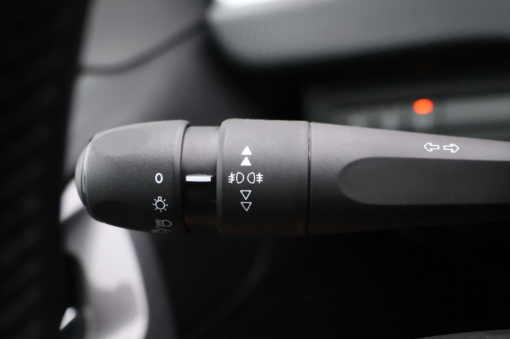 Peugeot 2008 1,2 PT 110k Active Klima CZ
