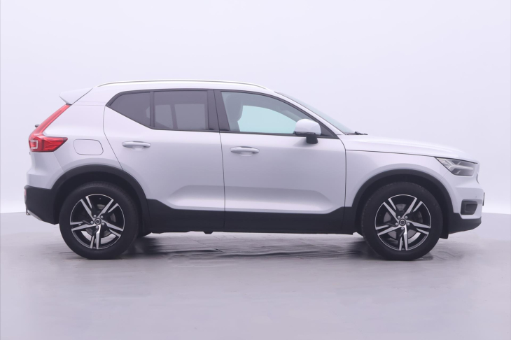 Volvo XC40 2,0 T4 Drive-E Momentum AWD CZ