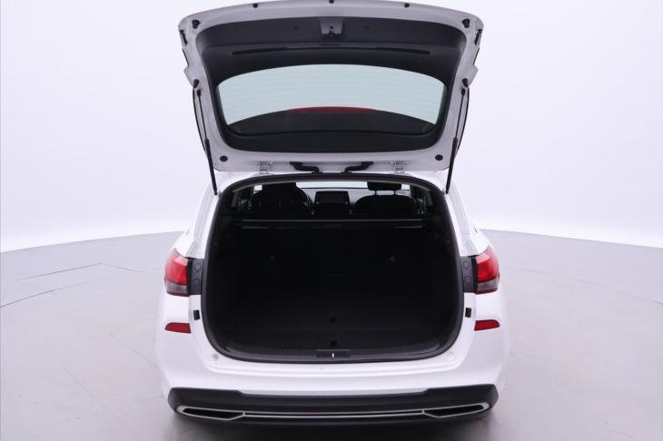 Hyundai i30 1,5 T-GDI 118kW Family Smart