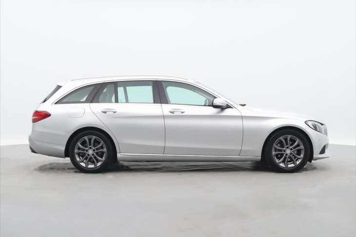 Mercedes-Benz Třídy C 2,1 220d 125kW Aut. LED
