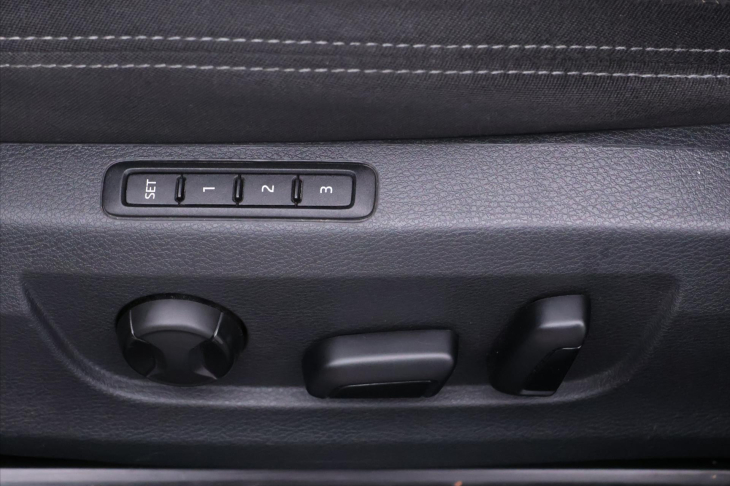 Škoda Superb 1,6 TDI 88kW DSG Style Xenon