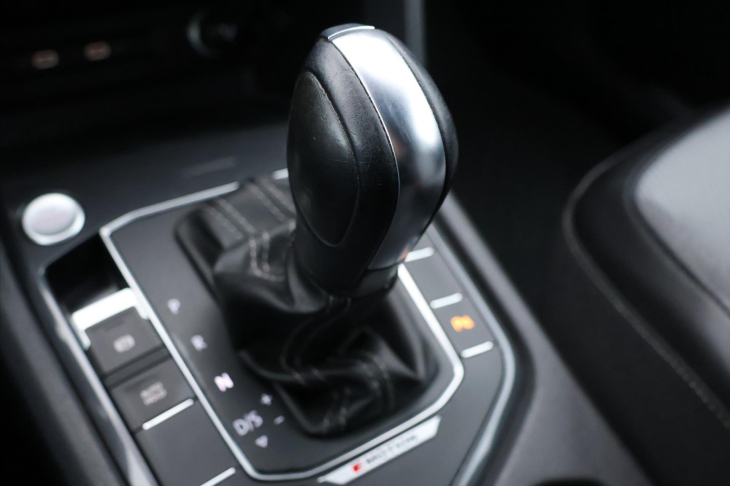Volkswagen Tiguan Allspace 2,0 TDI DSG 4M R-Line Black DPH