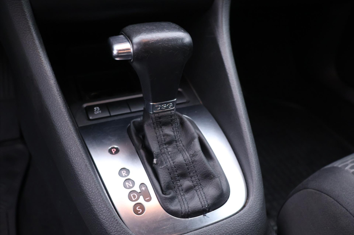 Volkswagen Golf Variant 1,6 TDI 77kW DSG Aut.klima CZ