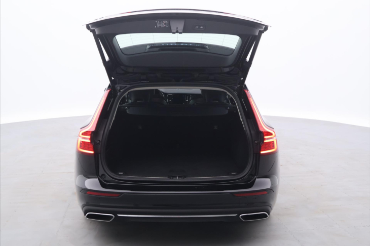Volvo V60 2,0 T6 186kW 4x4 MomentumPro