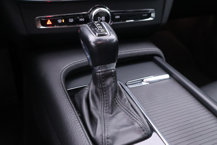 Volvo S90 2,0 D5 177kw AWD Momentum CZ DPH