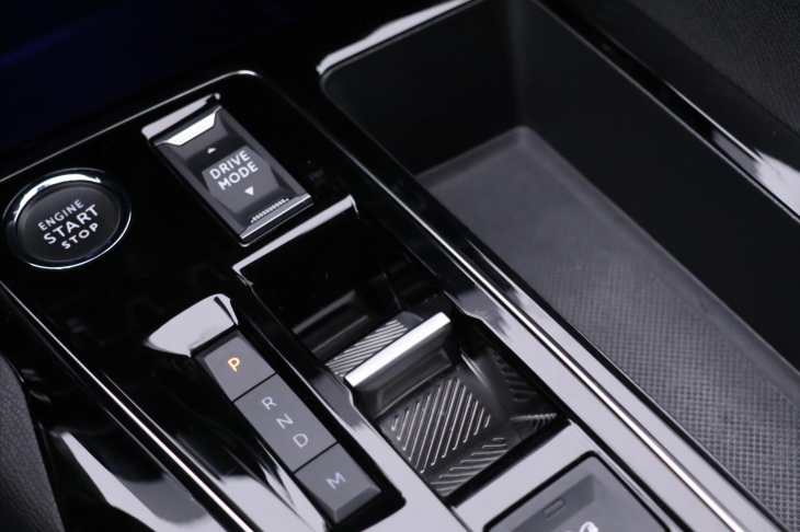 Peugeot 5008 1,2 PT Aut. Allure 7-Míst DPH