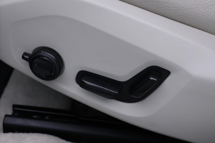 Volvo V90 2,0 D4 140kW Drive-E Momentum Aut.