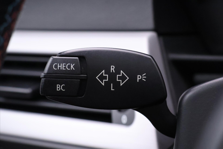 BMW M5 5,0 373kW Kůže Klima. Navigace