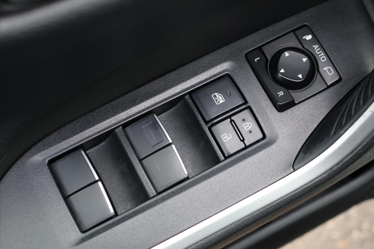 Toyota RAV4 2,5 131kW Hybrid Navigace