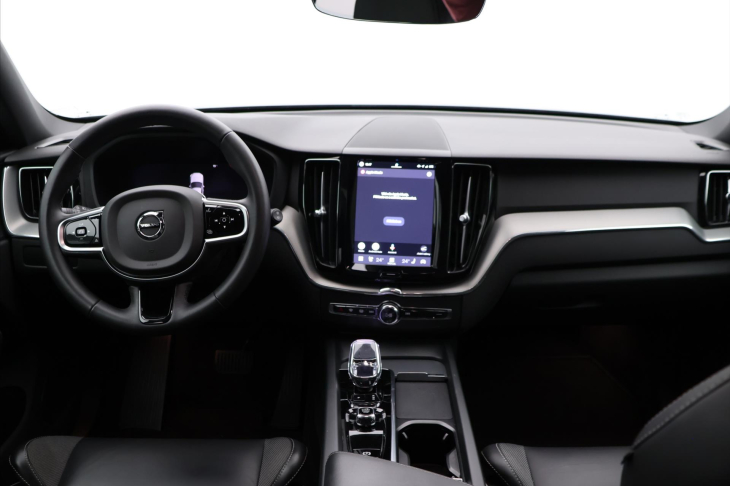 Volvo XC60 2,0 B5 AWD Plus Black Ed. AT