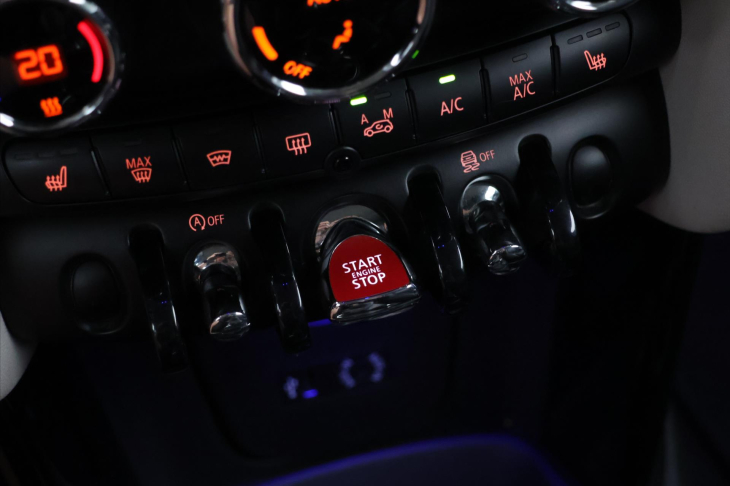 Mini Cooper 1,5 TURBO CZ ORIG ALU AUT KLIMA