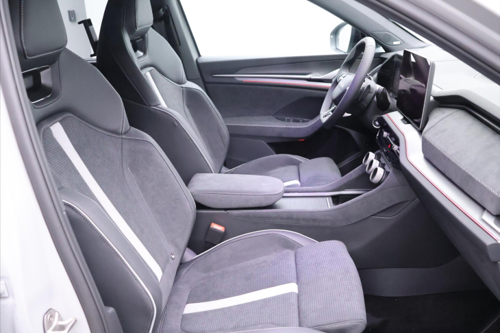 Škoda Kodiaq 2,0 TDI DSG 4x4 Sportline 7-Míst