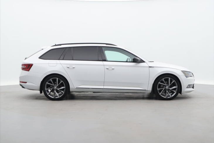 Škoda Superb 2,0 TDI DSG 4x4 Sportline