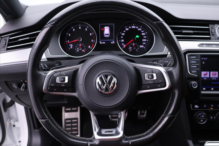 Volkswagen Passat 2,0 TSI 206kW R-line Highline