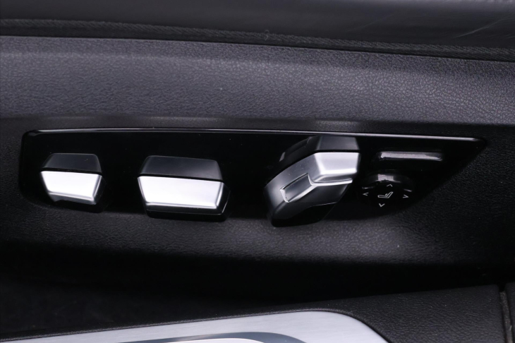 BMW Řada 7 4,4 750i 330kW xDrive DPH