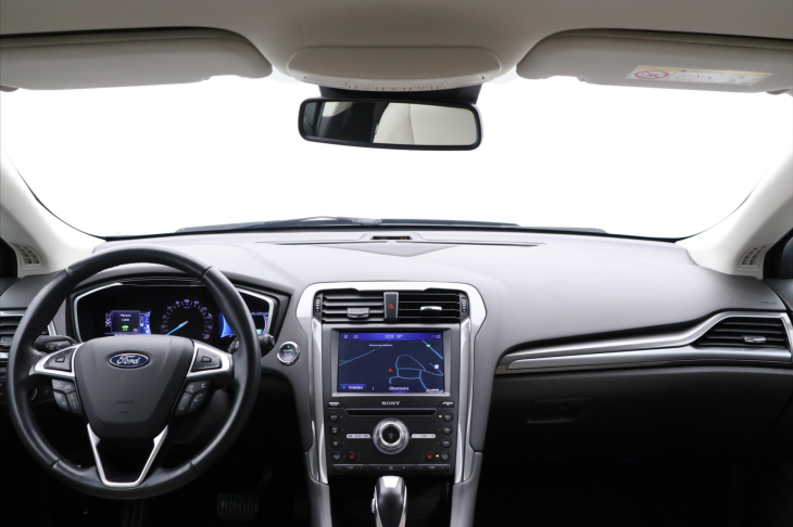 Ford Mondeo 2,0 Hybrid iCVT 103kW Vignale