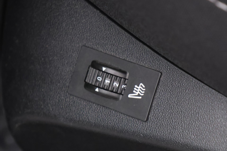 Peugeot 2008 1,2 PureTech 60kW CZ Active