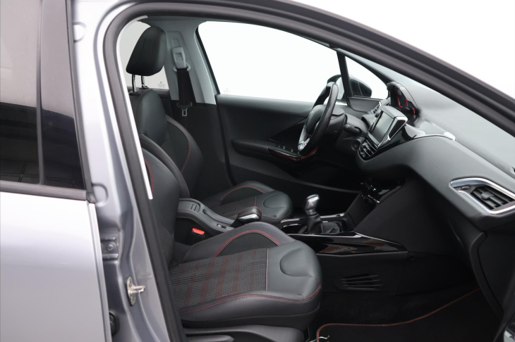 Peugeot 2008 1,2 PT 81KW GT-LINE PANORAMA