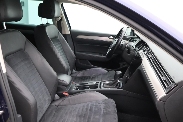 Volkswagen Passat Variant 2,0 TDI 110kW DSG Highline LED