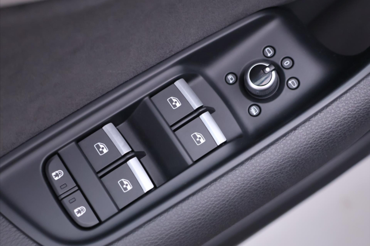 Audi Q7 3,0 TDI 210kW S-line CZ 1 Maj