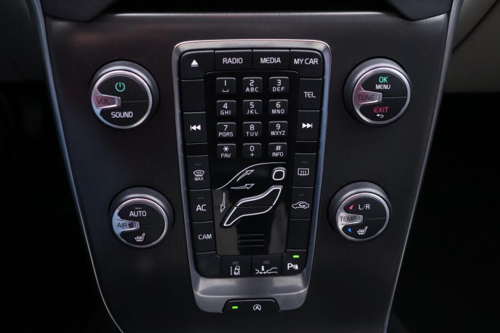 Volvo V40 2,5 T5 187kW Aut. Summum