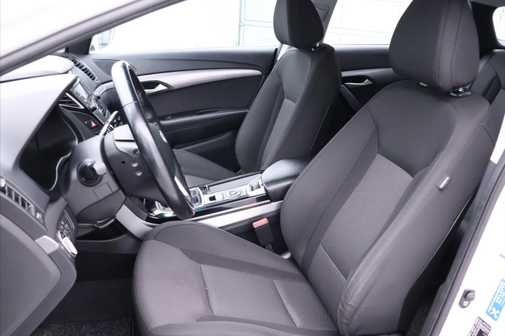 Hyundai i40 1,6 GDI Fifa edice Serv. kniha