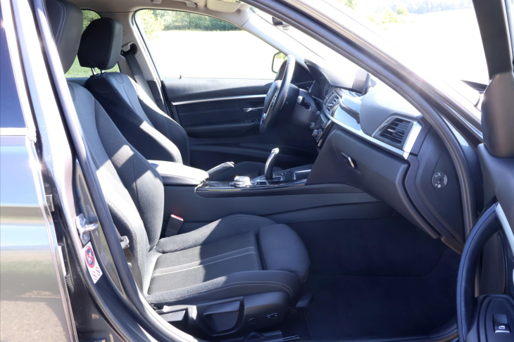 BMW Řada 3 2,0 320d xDrive 140kW Sport