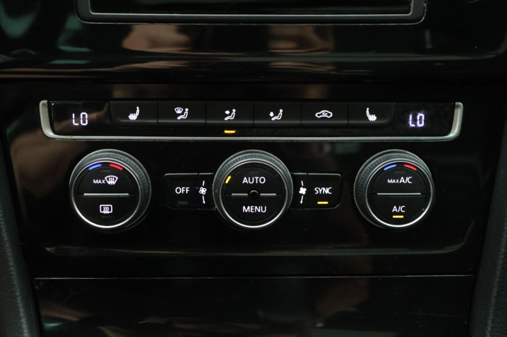 Volkswagen Golf 1,4 TSI 92kW Cup 1.Maj Navi