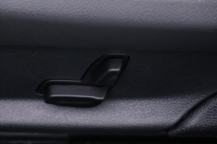 Mercedes-Benz Třídy C 1,6 85kW Kůže LED 180d