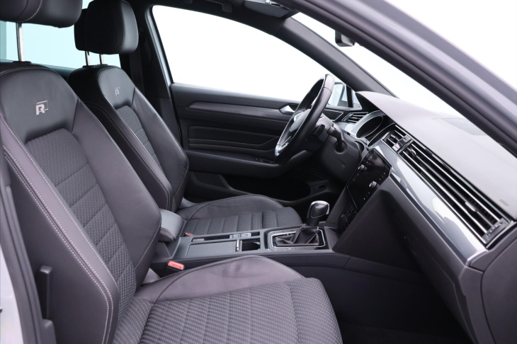 Volkswagen Passat 2,0 TDI 110kW DSG R-line 1.Maj