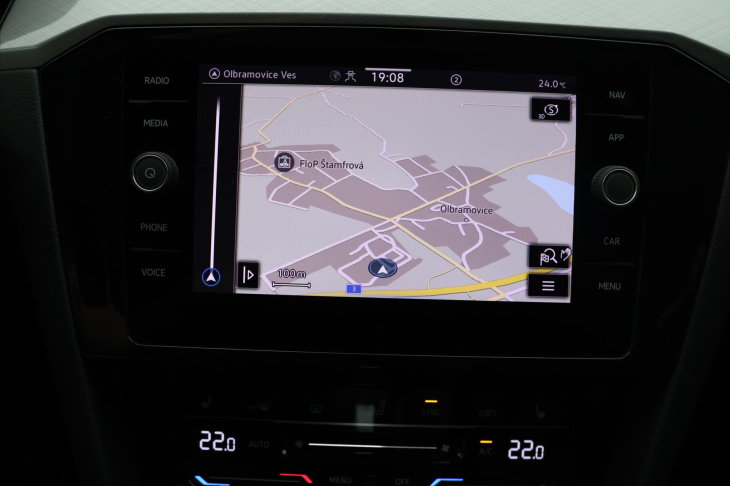 Volkswagen Passat 2,0 TDI 110kW DSG Virtual DPH